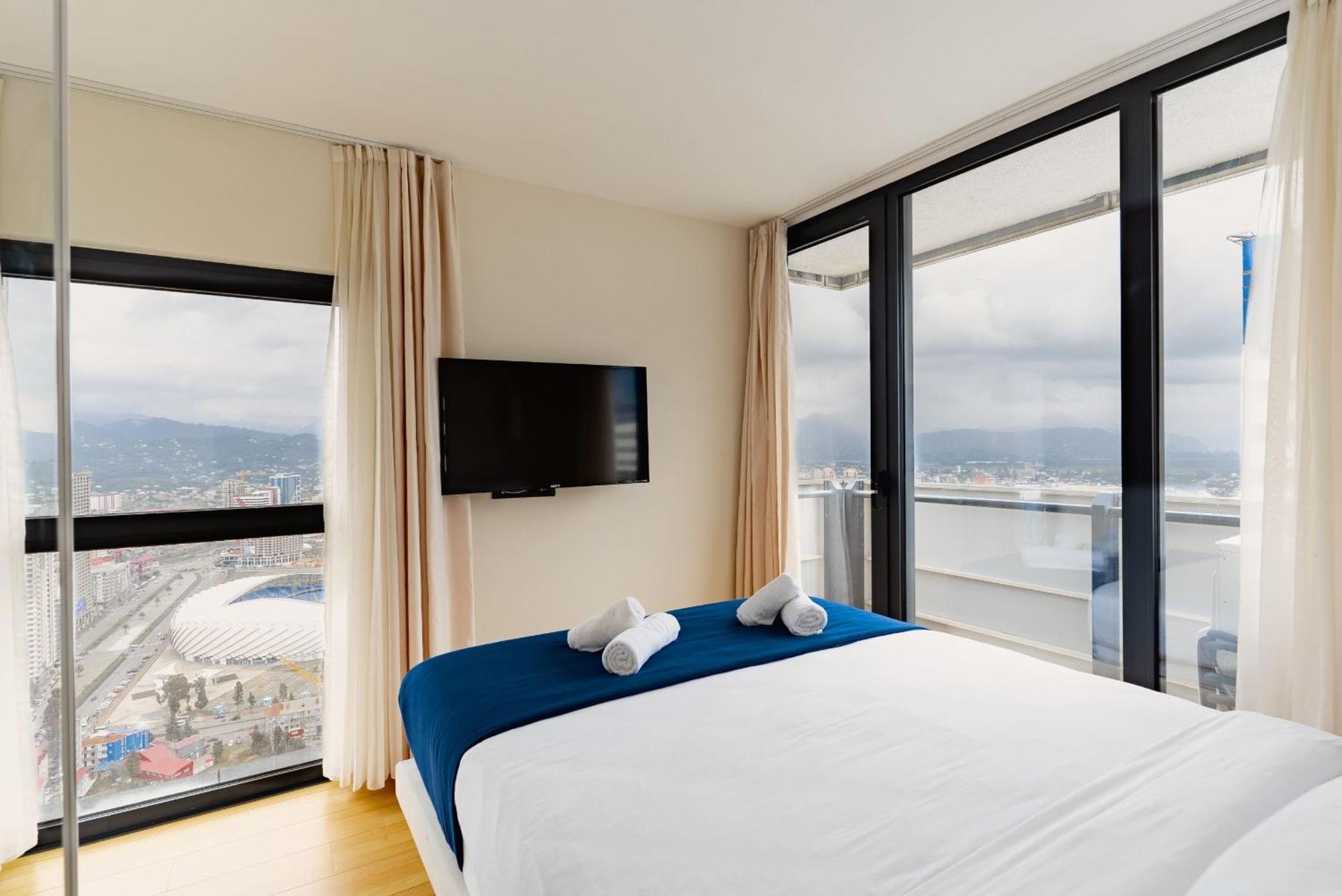 Orbi City Hotel With Sea View Batumi Bagian luar foto