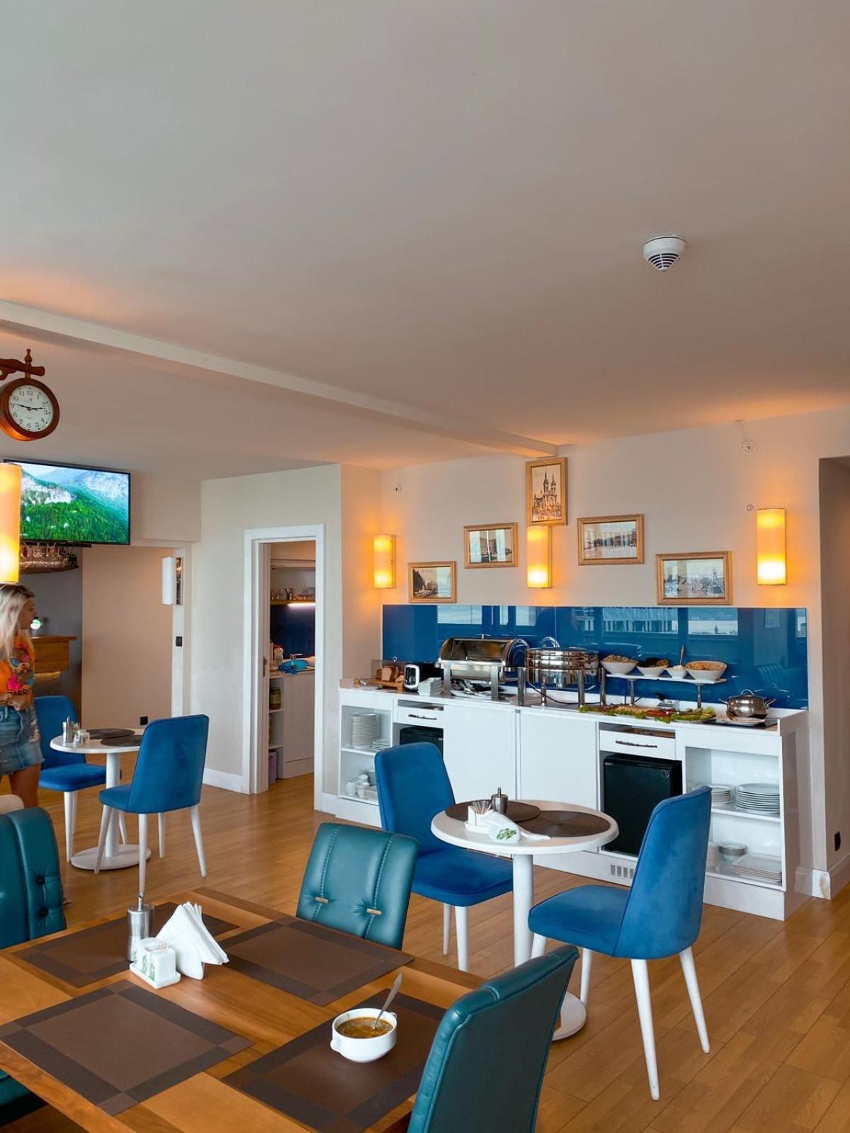 Orbi City Hotel With Sea View Batumi Bagian luar foto