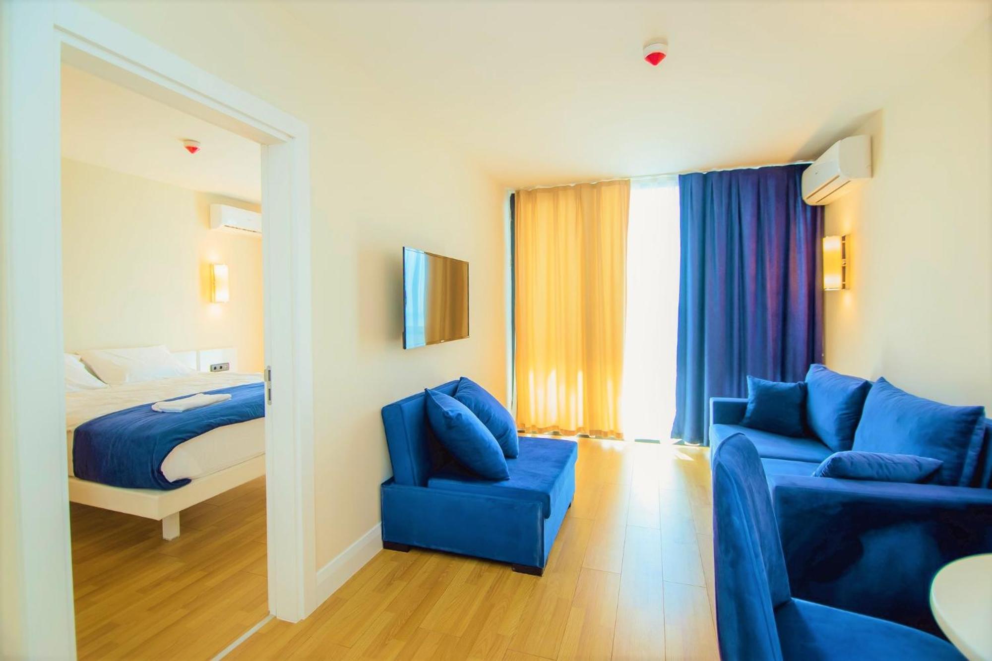 Orbi City Hotel With Sea View Batumi Bagian luar foto