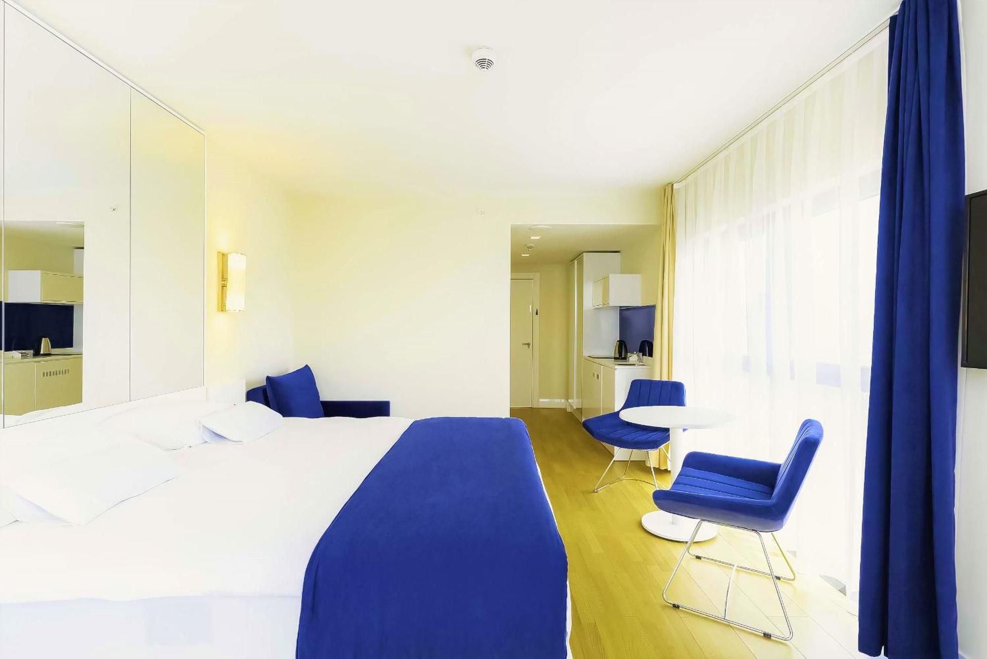 Orbi City Hotel With Sea View Batumi Bagian luar foto