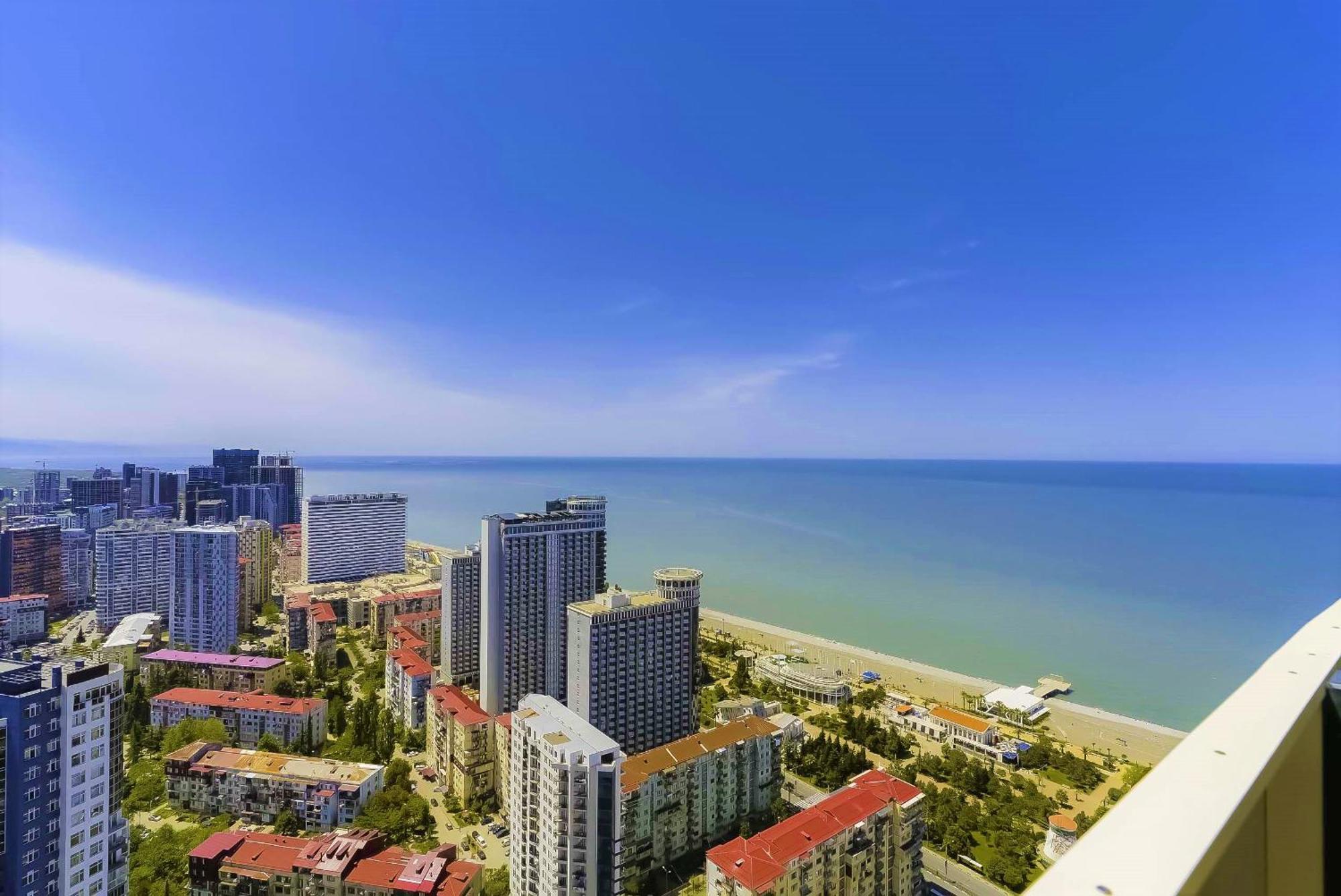 Orbi City Hotel With Sea View Batumi Bagian luar foto