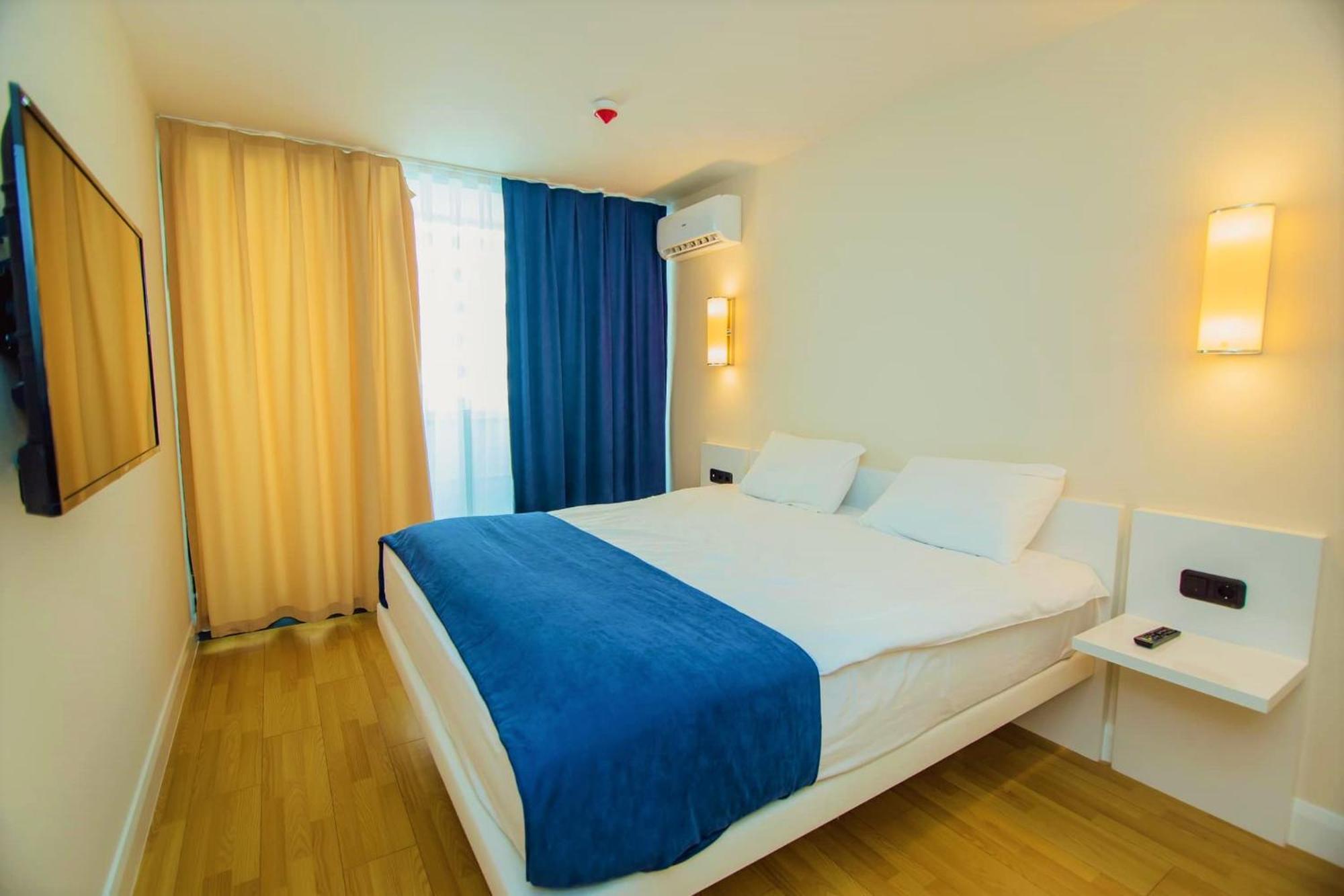 Orbi City Hotel With Sea View Batumi Bagian luar foto